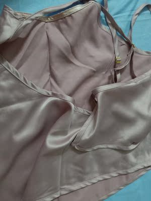 很满意,本来物流出了一些问题,客服很积极的,帮忙解决了,谢谢衣服质量很好,本来东西没多大希望,夏天穿上凉快一下,摸着很舒服的物超所值 很满意,本来物流出了一些问题,客服很积极的,帮忙解决了,谢谢衣服质量很好,本来东西没多大希望,夏天穿上凉快一下,摸着很舒服的物超所值