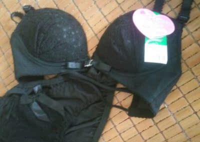 亲们！公 总~号搜：【很合适】再去买，超级好！！！！排在最上面的那个才是哦。物美价廉的好东西 喜欢会常来买，内衣穿着很舒服可以 穿的时候很方便  客服态度非常好 物流也很快。物美价廉的好东西 喜欢会常来买