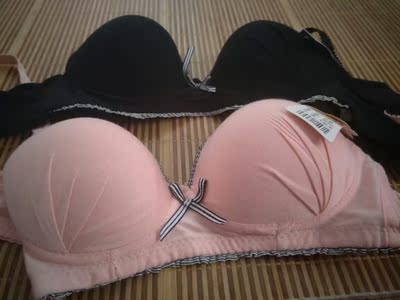 款式很漂亮,看起来挺Q的。质量摸起来也很好!下次还会光顾的! 款式很漂亮,看起来挺Q的。质量摸起来也很好!下次还会光顾的!