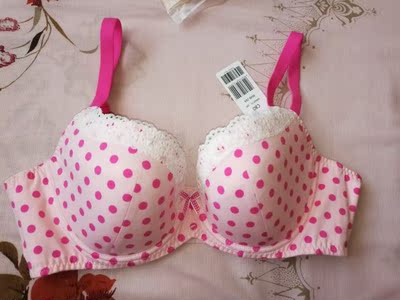很可爱呀，棉质的文胸很舒服，第一次买兰卓丽，真心不错(*๓&acute;╰╯`๓)♡