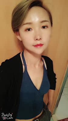 衣服是我想要的感觉,质量也很好,最主要是价钱美丽,别家的价格贵好多噢。准备再买一件黑色。对了我把肩带改成夸脖子的了。 衣服是我想要的感觉,质量也很好,最主要是价钱美丽,别家的价格贵好多噢。准备再买一件黑色。对了我把肩带改成夸脖子的了。