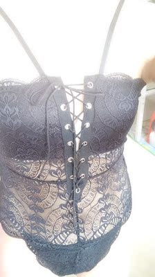 不错，蕾丝很舒服，不扎人!样子很潮，男朋友特喜欢，就是平胸，再大点就好了!