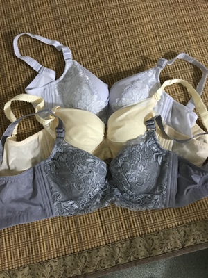 一次买三件优惠点，自从穿了第一件夏娃之秀，别的内衣全部进冷宫，反正很舒服，不走位，价格合适，以后都不会看别的内衣了。