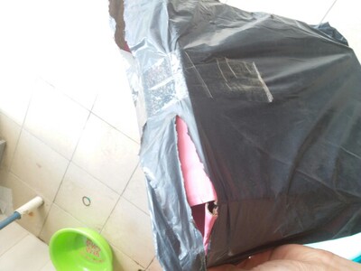 他们家我是一直喜欢的    很舒服不过  这次的快递太让我尴尬了  本来盒子就是被拆过检查的  塑料袋被弄坏了  中途还被快递用胶带贴了一下   不知道内衣有没有被掉出来哦莫！