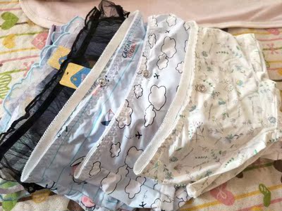 物流发货很快，包装也很严实，客服态度很热心 质量真心不错，摸起来很柔软 穿上很舒服 滑滑的 物有所值 很满意🌻