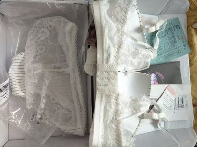 第二次购买她家内衣了,不管是质量还是款式都很喜欢,快递也超级快,服务也好,很自信 以后买内衣就选她家了,会一直支持! 第二次购买她家内衣了,不管是质量还是款式都很喜欢,快递也超级快,服务也好,很自信 以后买内衣就选她家了,会一直支持!