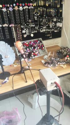 这个不得不特别的说一下，客服超级好。服务也是超级棒，摔坏了，客服马上就给解决了。很棒。