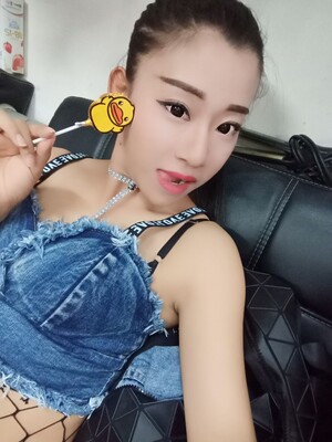 特别喜欢，买了一套，搭配起来。超好看。下次还要来，价格也ok，质量也不错。赞