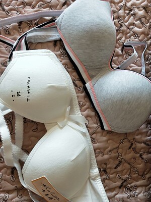 买了两个 包邮 很划算 纯棉的还挺舒服