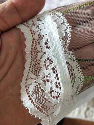 刚收到宝贝就忍不住先试了一下，哇，第一次穿这种性感的，感觉很不好意思，闺蜜直呼说好看，说肯定会迷死我老公，嘿嘿，闺蜜也忍不住让我帮她买，质量也好好，很舒服，这个价好值