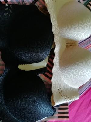 内衣不错，大小正合适！颜色也很喜欢😍卖家服务态度非常好！很满意的一次购物！