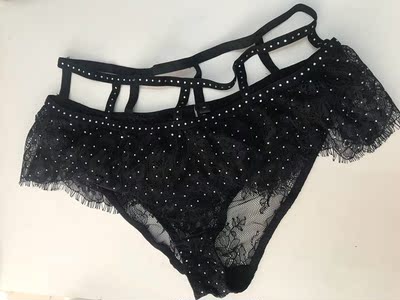 太开心啦,宝贝质量棒棒哒,做工精细,上面的钻很闪,下水洗过还没掉钻,穿上身很性感,外面可以搭配裙子和小上衣美美棒,朋友都会好看还找我要链接,下次还要来这家店买买买! 太开心啦,宝贝质量棒棒哒,做工精细,上面的钻很闪,下水洗过还没掉钻,穿上身很性感,外面可以搭配裙子和小上衣美美棒,朋友都会好看还找我要链接,下次还要来这家店买买买!