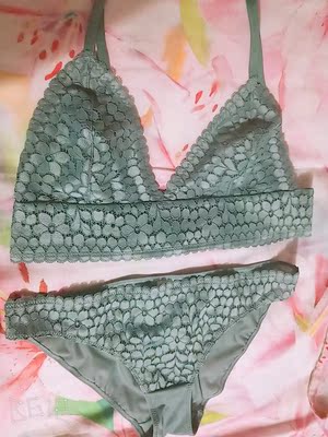 内衣很快收到了,东西很好,价美物好,做工质量都很好,穿着大小合适,面料很舒服,夏天透气凉快,很满意。掌柜态度很专业热情,有问必答,回复也很快,收到的时候包装完好,颜色款式都是我喜欢的,比我想象的要好,下次还会回购! 内衣很快收到了,东西很好,价美物好,做工质量都很好,穿着大小合适,面料很舒服,夏天透气凉快,很满意。掌柜态度很专业热情,有问必答,回复也很快,收到的时候包装完好,颜色款式都是我喜欢的,比我想象的要好,下次还会回购!