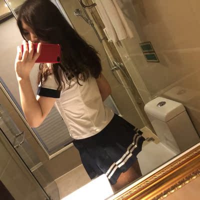 第三次关顾她们家了,很惊喜,要了M码,163 52Kg穿上刚刚好,自拍起来不亦乐乎,真的很好看。 第三次关顾她们家了,很惊喜,要了M码,163 52Kg穿上刚刚好,自拍起来不亦乐乎,真的很好看。