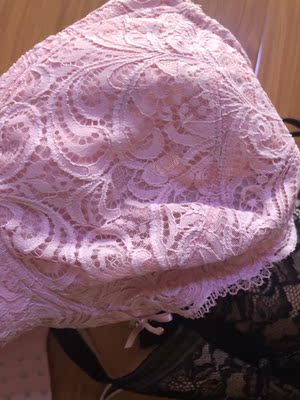 物流挺快的，质量也感觉不错，很透气。希望样式越来越多吧，样式和码数多一点齐全一些。因为有喜欢的样式，没有合适的码数，有合适的码数，没有喜欢的样子。感觉活动会多搞一点，这样子的话碰到合适的话可以多买一些，不用那么纠结。哈哈哈哈哈哈哈哈哈哈哈哈哈哈哈哈哈哈哈哈哈哈哈