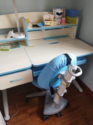 火爆的读书郎儿童学习桌怎么样,质量好吗?真的是实木的吗?