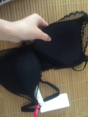 以前在天猫淘宝上买东西，都是系统自动好评，花了有好多好多钱，后来才知道淘宝评论得积分可以涨淘气值时，才知道评论的重要性，所以以后无论买什么东西，我都先把这段话复制粘贴下来，然后再写宝贝评论，没错，评论80个字以上就可以获得50个积分。