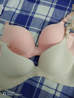 试穿了一下，感觉很好，布料也比较舒服，很满意这次购物