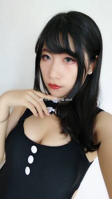 很特别的泳衣～～～