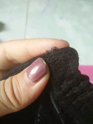 质量太差，里面的塑料出来了，划的肉疼