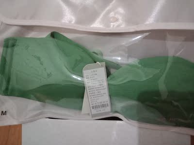 第n件内外了，颜色很喜欢，秋天来就来吧，我的内搭还是初春的颜色(ฅ>&omega;<*ฅ)