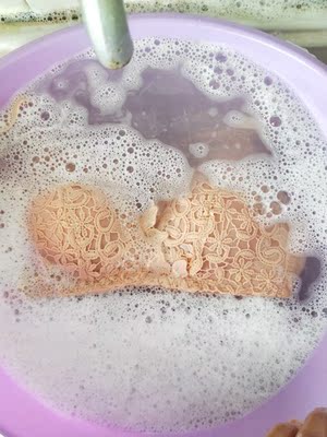 很棒很好，一次买了两个，穿着很舒服，完全不嘞，更不用说空杯啦，很贴身