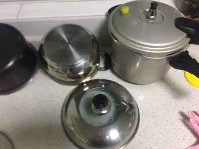 超乎想象，很干净，像新的一样！就是是膏体，不喜欢。朋友都问我要链接！早知道拍个整容前整容后了！诶.....这是我刷出来的，不是新的！