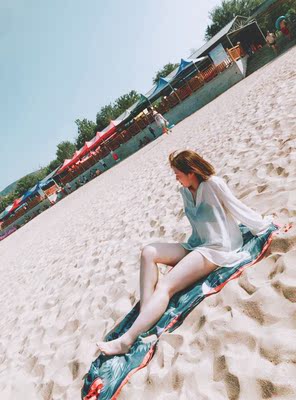 衣服好好的遮挡了肉肉～(*^﹏^*)很性感～