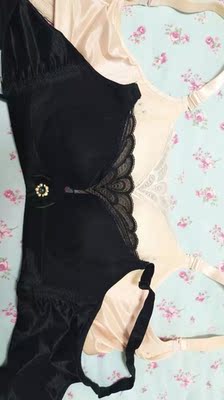 一次买了两件黑色和肤色的。非常舒服的透气效果超级好，再也不怕闷热了，又看上了其他款准备下手。