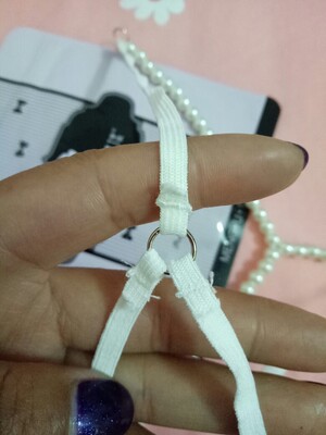 质量差的不一般，本来想退的。后来想就几十块钱，不退了把它发出来省的更多人上当。27块钱去实体店也不是这质量吧，吊牌没有。三无产品，27块一条就这质量和做工，真是，我说客服你这是松紧带做的吧，松紧带单买1块钱一尺还是几尺我忘了，足够这条丁裤。珠子用手一扣就掉色，客服还跟我说产品本来材料就是这样的。哈哈，还有种操作！各位本人评论在图5。