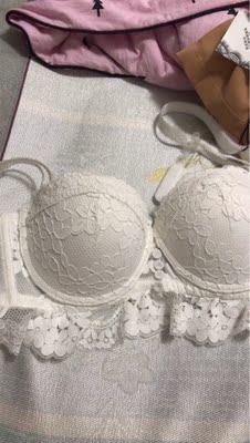618,活动买了四套,质量都挺好的,嗯,然后比较适合小胸,里面的海绵有点小厚。做活动滑下来都只要十几块一套,还都是套装,真的太不可思议了!下次有活动还会继续购买的,就是歌瑞尔的尺码偏小,平时穿75b,感觉这个得买75c的,特价的东西也懒得换了,下次会注意买大一码的!其实75的胸围也不够,但是家里有加长扣,胸围不是问题 618,活动买了四套,质量都挺好的,嗯,然后比较适合小胸,里面的海绵有点小厚。做活动滑下来都只要十几块一套,还都是套装,真的太不可思议了!下次有活动还会继续购买的,就是歌瑞尔的尺码偏小,平时穿75b,感觉这个得买75c的,特价的东西也懒得换了,下次会注意买大一码的!其实75的胸围也不够,但是家里有加长扣,胸围不是问题
