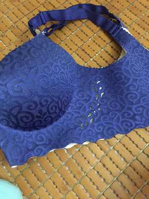 这次买的质量很好，我很喜欢，我同事也买了也说很好看，质量也不错，我下次还要关顾