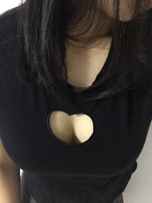 衣服合身，料子不错，老公很喜欢，偷偷发个图～