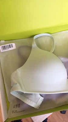 内衣很好很感觉,摸起来很舒服,我感觉还是挺不错的!做工非常好! 内衣很好很感觉,摸起来很舒服,我感觉还是挺不错的!做工非常好!