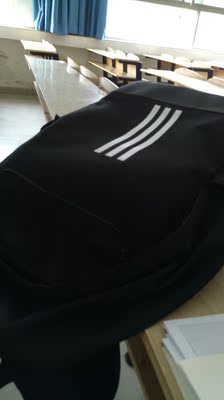 质量可以，忘记评价啦，现在才看到，不好意思，不过包的容量确实可以，装六本大书都没问题。