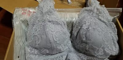 蕾丝很好看,穿上也很舒服,双11必回购啊。而且肩带是可拆卸的。 就是不知道配的这个这么短的肩带是做什么用途的 蕾丝很好看,穿上也很舒服,双11必回购啊。而且肩带是可拆卸的。 就是不知道配的这个这么短的肩带是做什么用途的