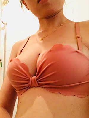 二次购买哦！一样的聚拢！很舒服！喜欢的美女们可以放心拿下啦！😄