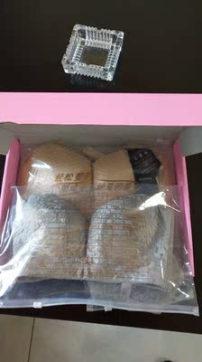 很满意的一次购物,试了一下都很合适,也能把副乳收进去,希望这副乳越来越小! 很满意的一次购物,试了一下都很合适,也能把副乳收进去,希望这副乳越来越小!