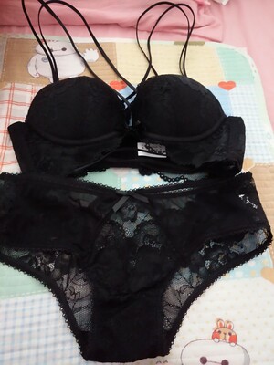 真心喜欢这款内衣！穿着舒适合体！款式新颖，做工精细，质量杠杠滴！物有所值，值得购买！这是我首选内衣的店铺，超赞卖家