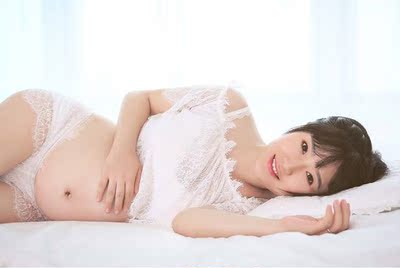 衣衣的质量很好，做工精细，白色很纯很喜欢，买来要拍孕妇照的，对比了好几家之后，特意选的他们家，真的很满意，细节方面也挺好的。。客服服务态度很好很好，需要再来！