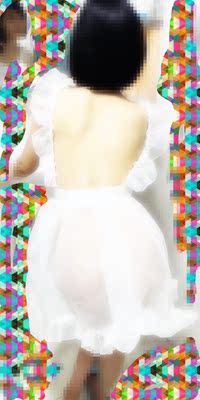 哎呀呀，刚打开有点皱皱的，还是下水吸一下得好，不过时间匆忙就先穿一下看看啦，仙气满满呢~