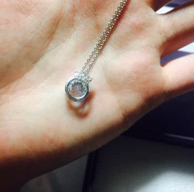 小皇冠很少女心 里头的钻hin闪 小小一颗阳光下bulingbuling