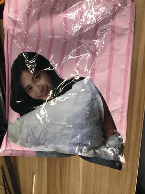 这包装让人失望，袋子的口还是胶带这样随意封的，刚刚拿到快递还以为什么东西这么随意的。大家可以看到这袋子是用过的，再包装给我发过来了，直接胶带封下。如实的情况