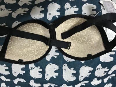 特别显副乳！毕竟只有一条带凑合着用吧！注意是用，没有其他选择的情况下才凑合！