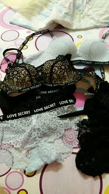 内衣穿了很舒服！款式也好！内裤全蕾丝的有点透，不过很漂亮！个人还是喜欢纯棉质地的内裤！