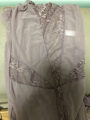 物流超快,睡睡衣摸起来质量还行,比预期好很多,还送了小内裤,主要老公觉得喜欢,好评! 物流超快,睡睡衣摸起来质量还行,比预期好很多,还送了小内裤,主要老公觉得喜欢,好评!