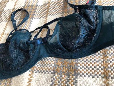 买大了一个杯 穿上正好 跟图片一样好看