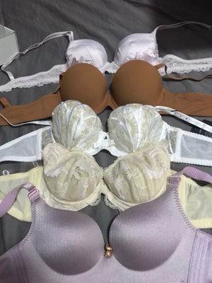 号码偏小点 两边和中间很勒 特别中间的地方很硌 不知道穿穿会不会好点