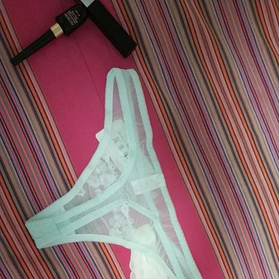 第二次购买这家店的东西，还不错，穿着挺性感的，就是号买大了有点松.