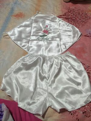 还不错,好评,挺性感,晚上睡觉穿着吹空调风扇的肚子不着凉。逛了好几家,这个好看点,实惠。 还不错,好评,挺性感,晚上睡觉穿着吹空调风扇的肚子不着凉。逛了好几家,这个好看点,实惠。